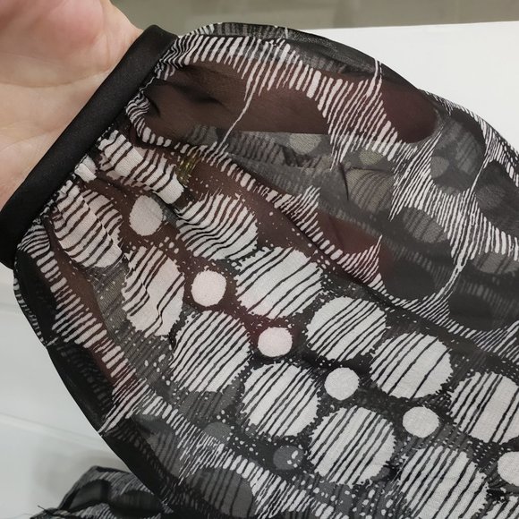 Elegant black and white print blouse - Picture 4 of 6